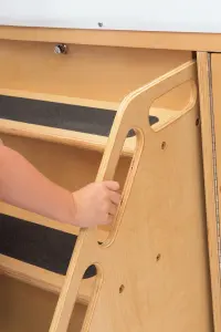 Angeles Changing Table with Locking Stairs