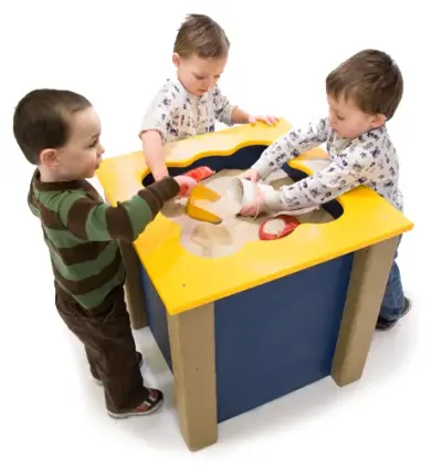Scalloped Sandbox 2' Cube Portable