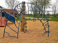 Matterhorn Recycled Arch Climber with Vertical Post